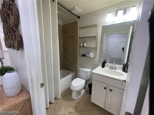 Building Photo - 9727 Acqua Ct