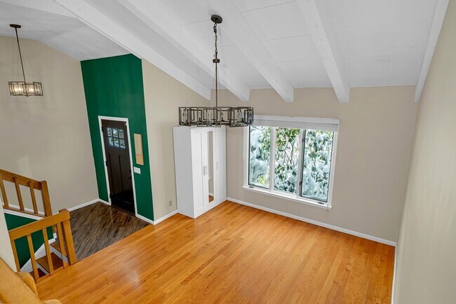 Building Photo - 2 Foxfire Dr