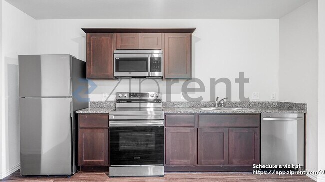 Building Photo - 9836 Lanewell St