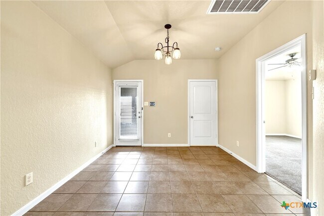 Building Photo - 1048 Lilac Wind