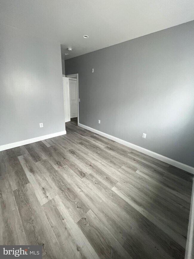 Building Photo - 1611-15 Ridge Ave