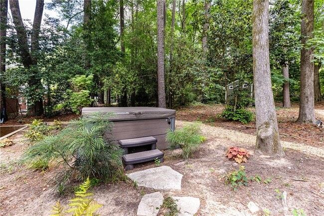 Building Photo - 1443 Fama Dr NE