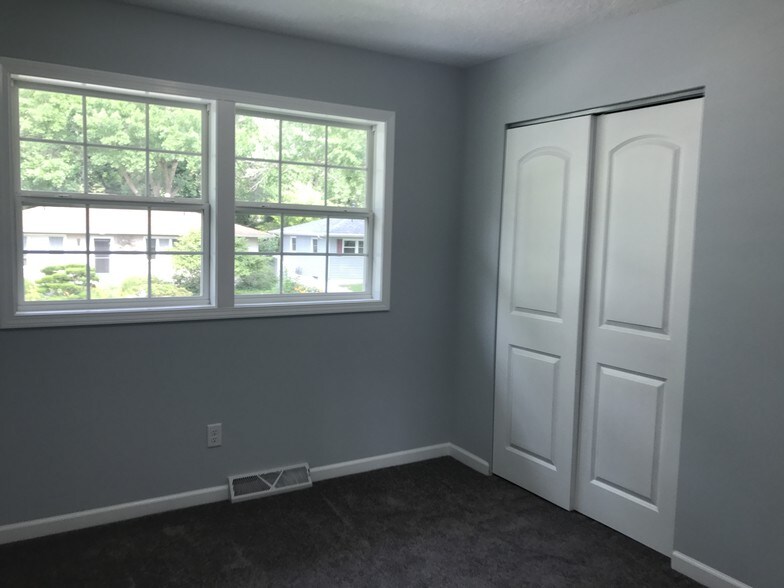 Building Photo - 7918 9th St W