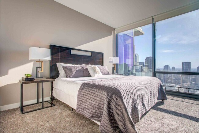 Building Photo - 610 N State St