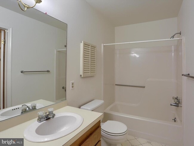 Building Photo - 1068 W Foxcroft Dr