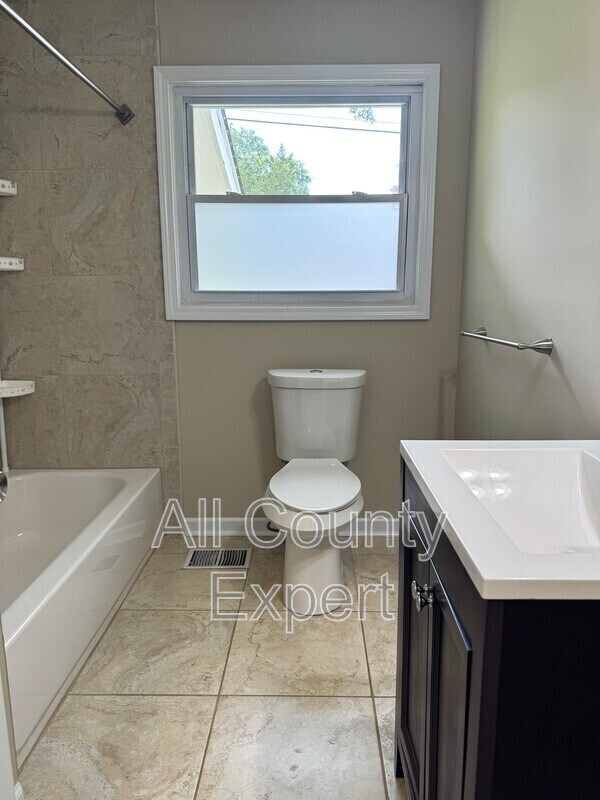 Building Photo - 916 Zion Cir