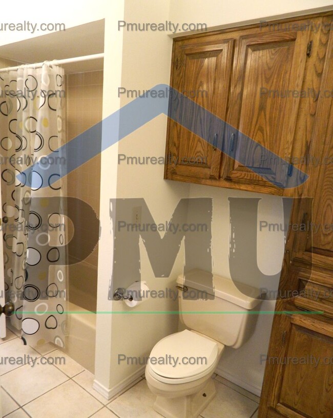 Building Photo - AVAILABLE NOW!!! Stunning 4-Bed, 3-Bath Ho...