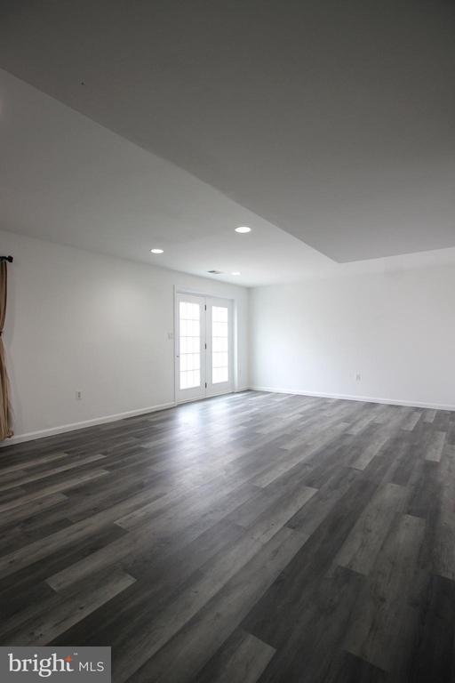 Building Photo - 9577 5th Pl