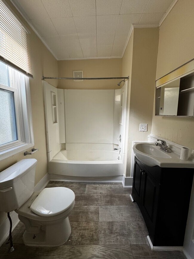 Building Photo - 41 N 10th St