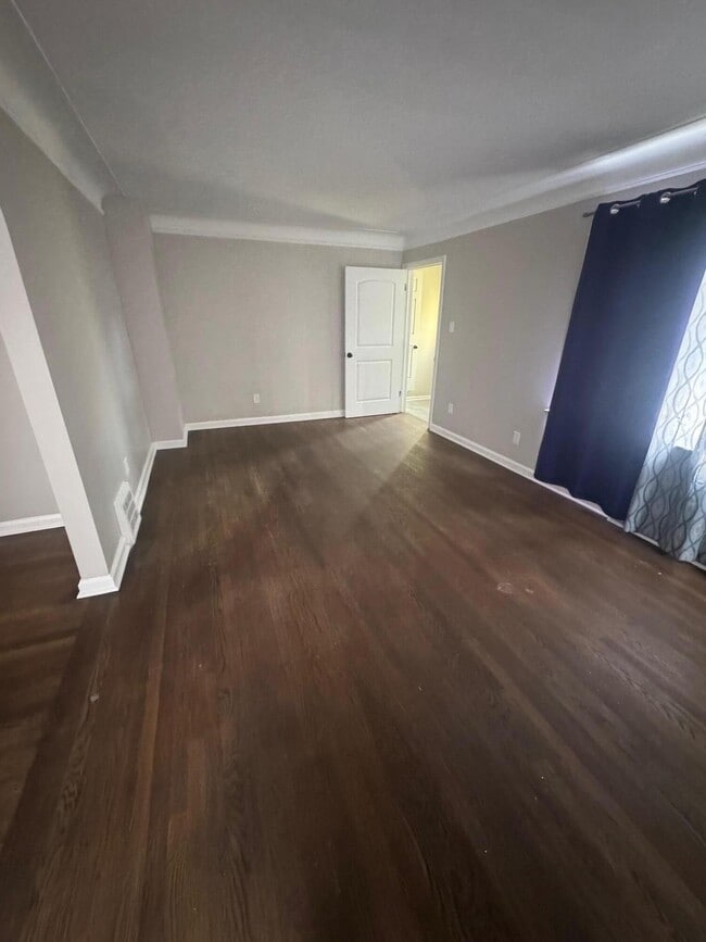 Building Photo - 14591 Mettetal St