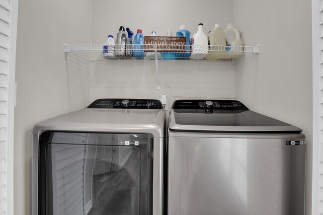 Building Photo - 136 Meadowside Ln