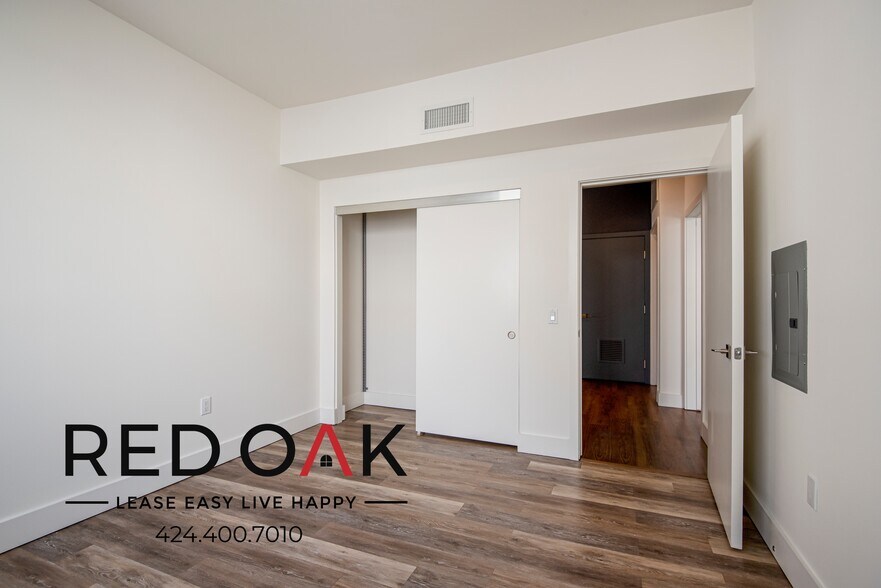 Building Photo - 5727 La Mirada Ave