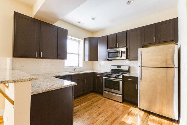 Building Photo - 1222-24 W. Argyle St.