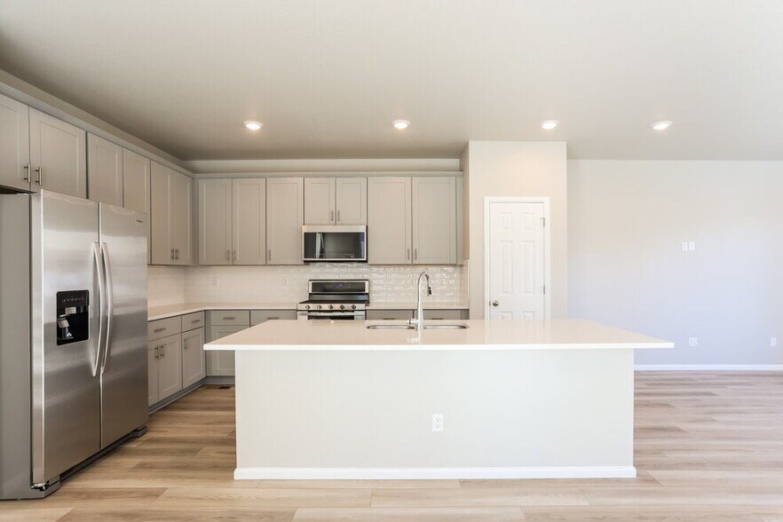 Building Photo - 849 Tarragon Rd