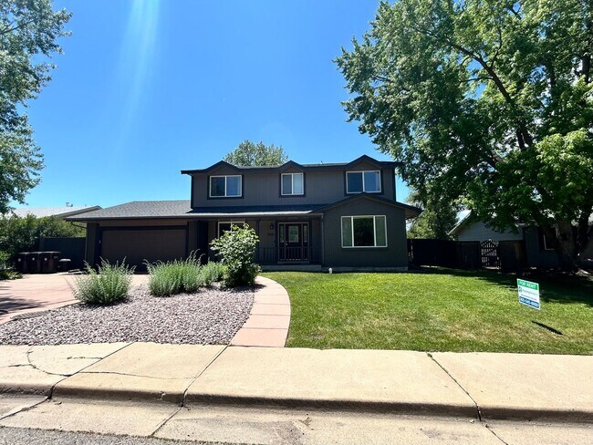 Building Photo - Spacious 4-Bedroom House Near Open Space in Heatherwood, Boulder