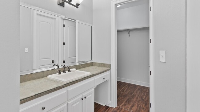 Building Photo - 3 Bedroom Home in U Club | Community Pool | Fenced Patio