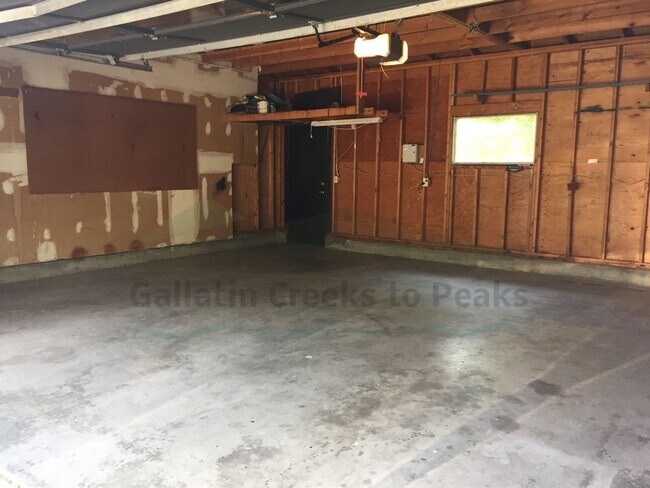 Building Photo - 3BD/2BA Single Family Home