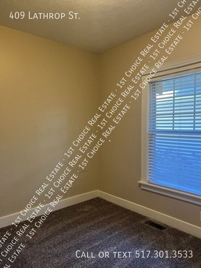 Building Photo - 409 Lathrop St