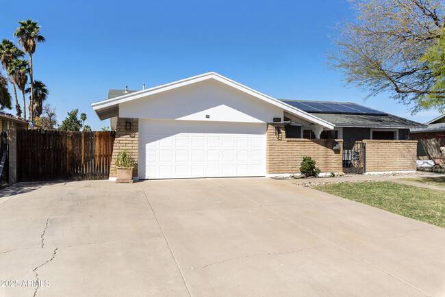 Building Photo - 15218 N 37th Ave