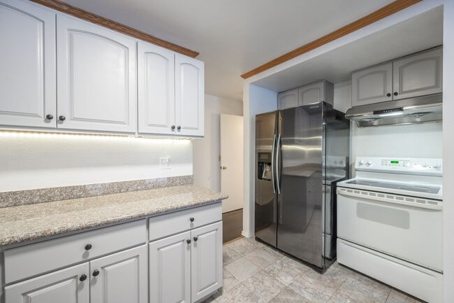 Building Photo - Move-In Special: 1 Month Free | Spacious 4-Bedroom Contemporary Home with 1-Bedroom ADU