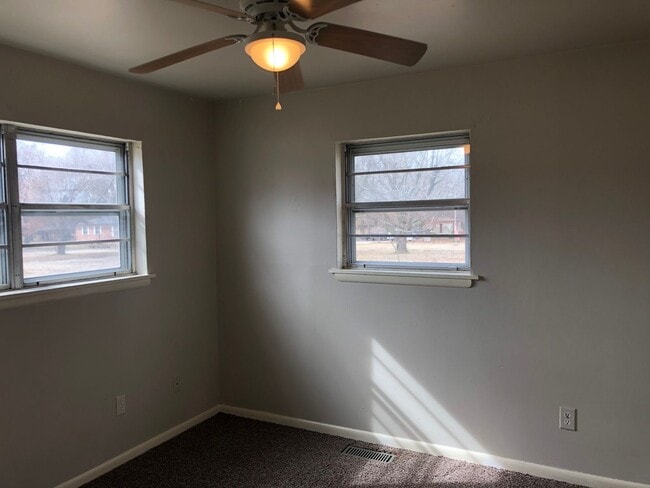 Building Photo - 3 bedroom 2 bath HOME in Farmington / FARM SCHOOL DIST