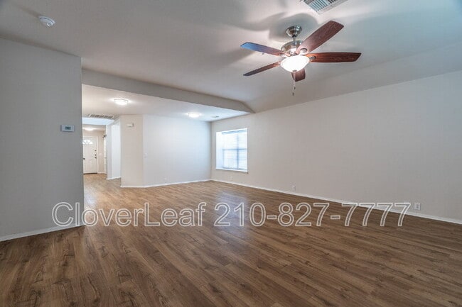 Building Photo - 802 Amber Knoll