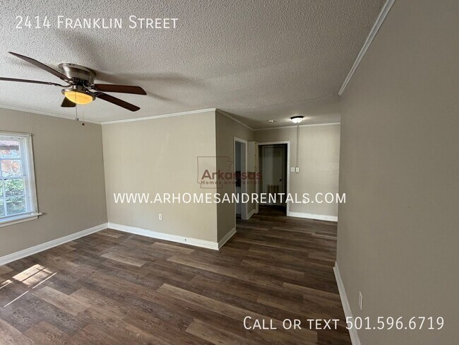 Building Photo - 2414 Franklin St