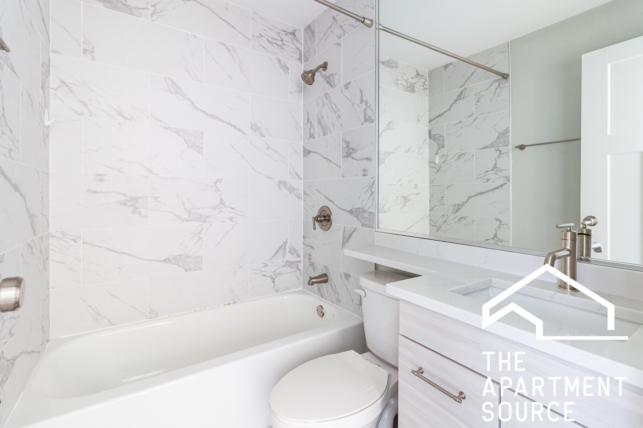 Building Photo - 454 W Barry Ave