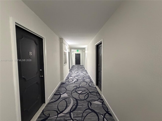 Building Photo - 2715 N Ocean Blvd