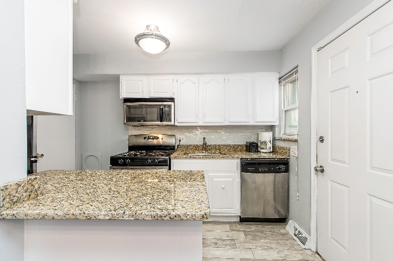 Building Photo - 51 King Ave