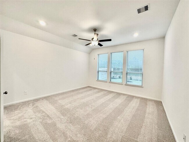 Building Photo - 18330 Tiger Flowers Dr