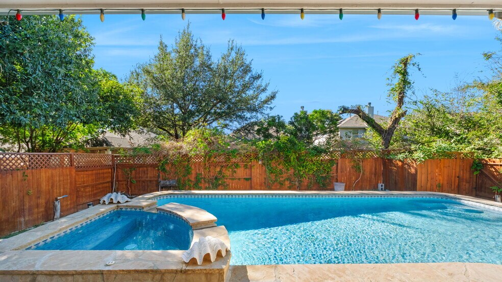 Building Photo - 12211 Hart Crest