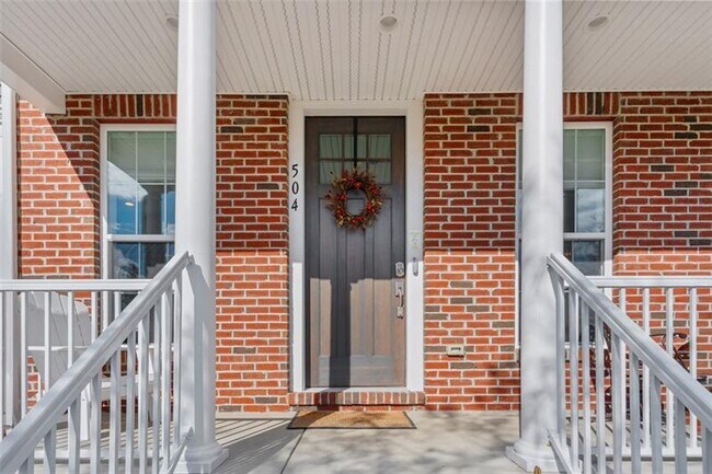 Building Photo - 504 Beneficial Dr