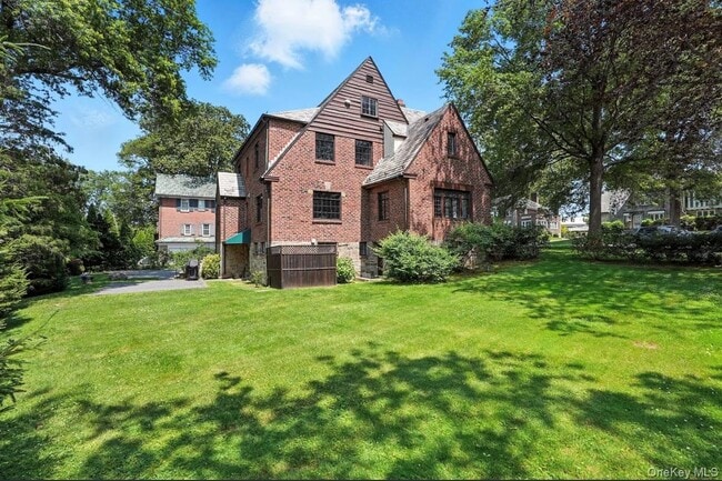 Building Photo - 276 Overlook Rd