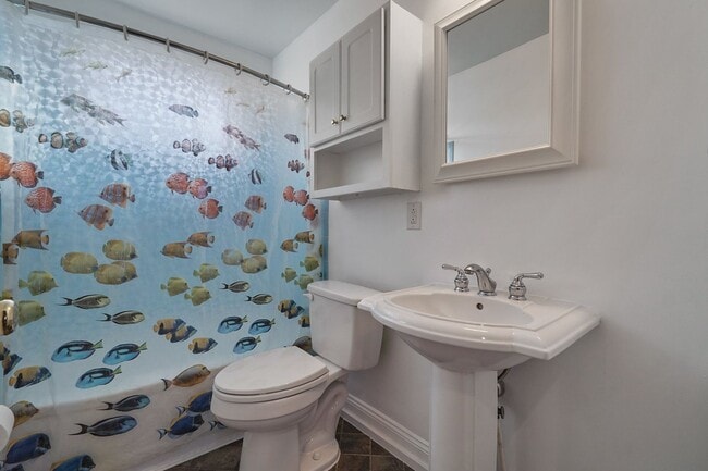 Building Photo - Cozy 2 Bedroom, 1 Bathroom Home in Manches...