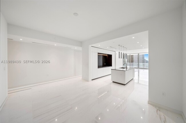 Building Photo - 300 Biscayne Blvd