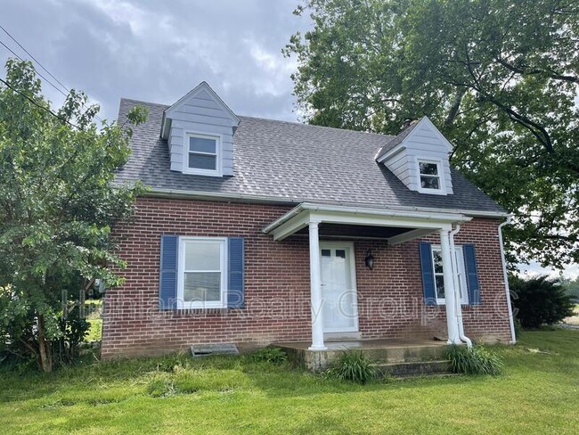 Building Photo - 167 Penn St