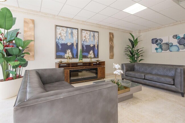 Building Photo - 305 N Pompano Beach Blvd