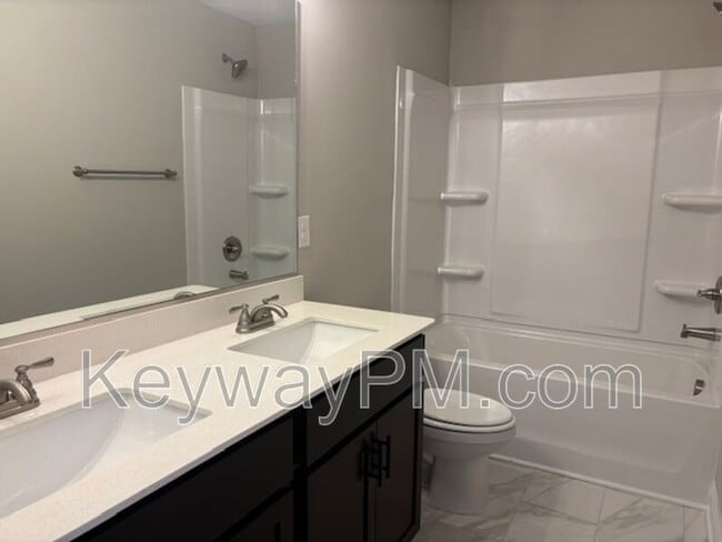 Building Photo - 2024 Denmark Ave SE