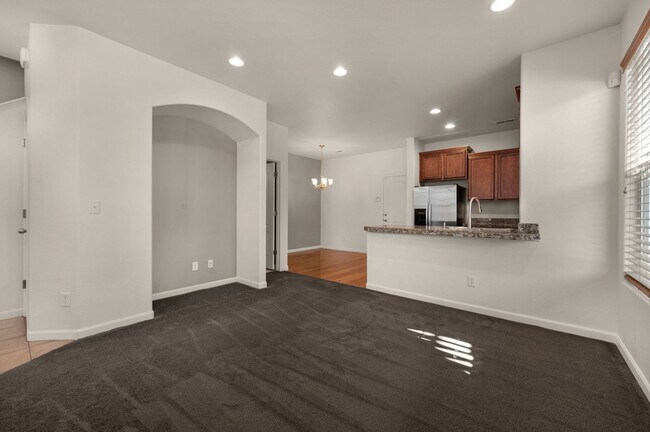 Building Photo - Beautiful 2 bdrm end unit with attach 2 car garage