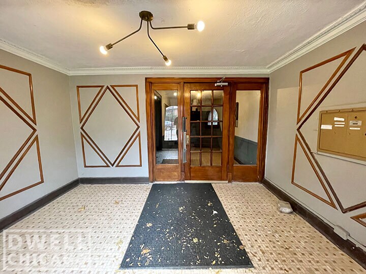 Building Photo - 2121 N Albany Ave