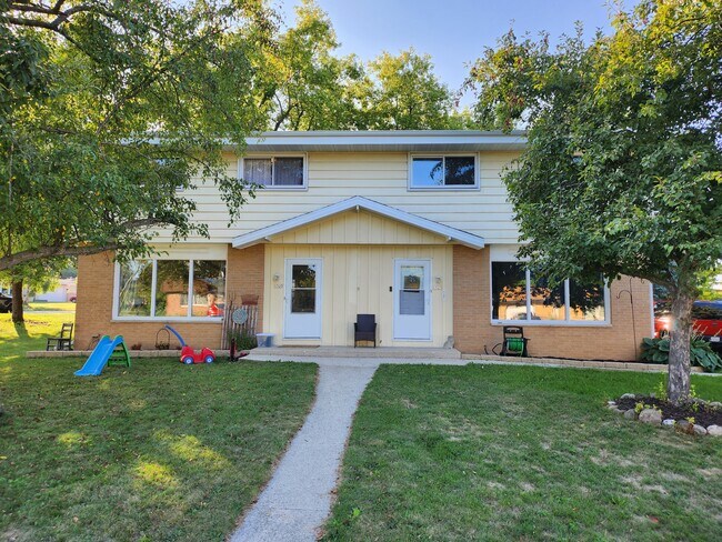 Primary Photo - 1523 5th Ave