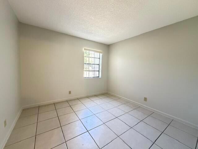 Building Photo - 3050 Norwood Pl