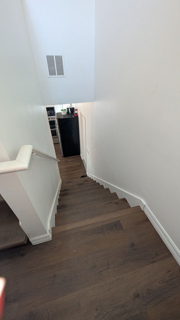 Building Photo - In the Heart of Down Town Orlando, 3 bedrooms house with lawn care service included