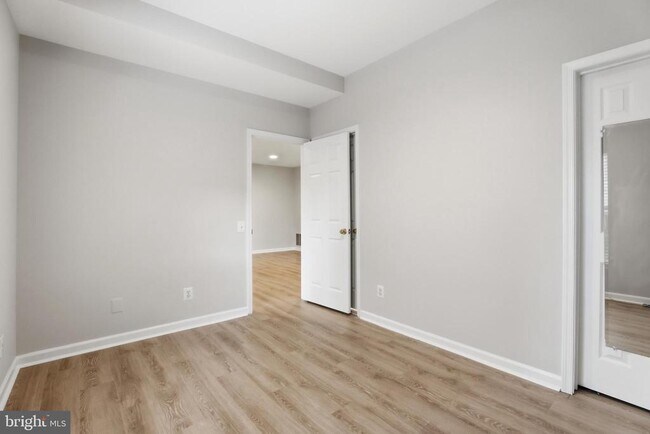 Building Photo - 6137 Manchester Park Cir