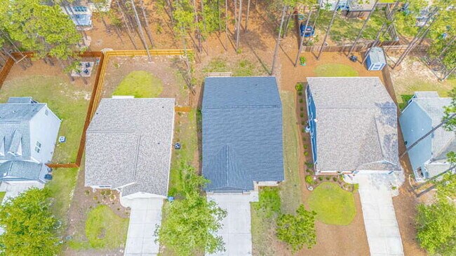 Building Photo - 721 Blue Bird Dr