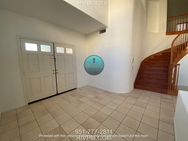 Building Photo - Step into luxury with this expansive 5 bed...