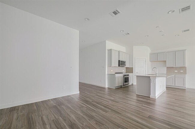 Building Photo - 133 Aurora Spgs Dr