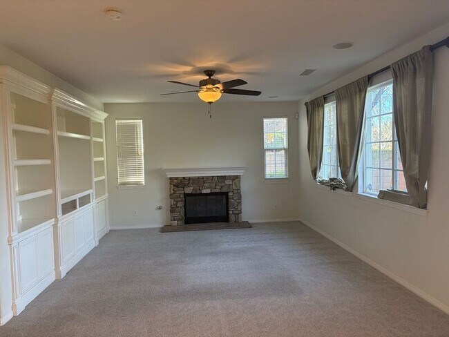 Building Photo - 46172 Pinon Pine Way