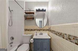 Building Photo - 3235 Woodview Dr SE